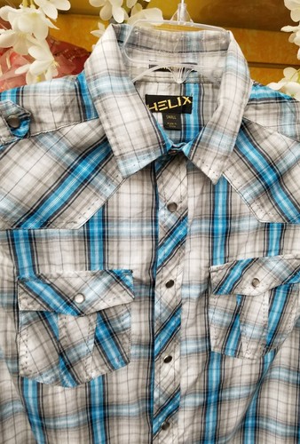Boy's Helix Atletic Fit Button Up Short Sleeve Shirt - New with Tags - Small - Picture 2 of 5