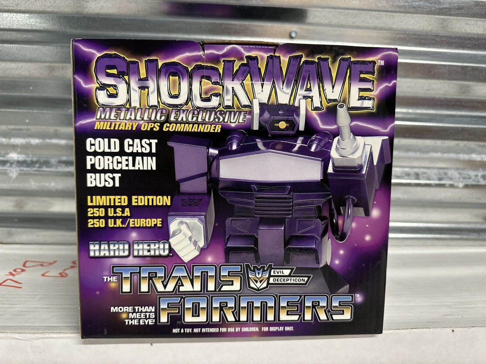 Exclusive Limited Edition Transformers Hard Hero Bust Metallic Shockwave 49/500