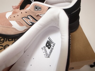 NEW BALANCE M1530SVS CORAL PINK BLACK MADE IN ENGLAND US7