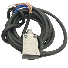 OMRON D4F-302-3R Safety Limit Switch, Roller Plunger, 2NC/2NO, 15A, 120VAC, 3m
