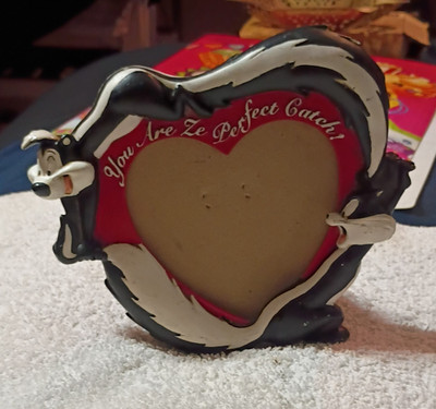 Warner Bros. Studio Store Pepe Le Pew Heart Resin Photo Frame Portrait 1998 