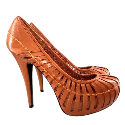 BCBG Estrella Hidden Platform Cut Out Caged Stiletto Pumps Size 8.5 Tan Y2K 