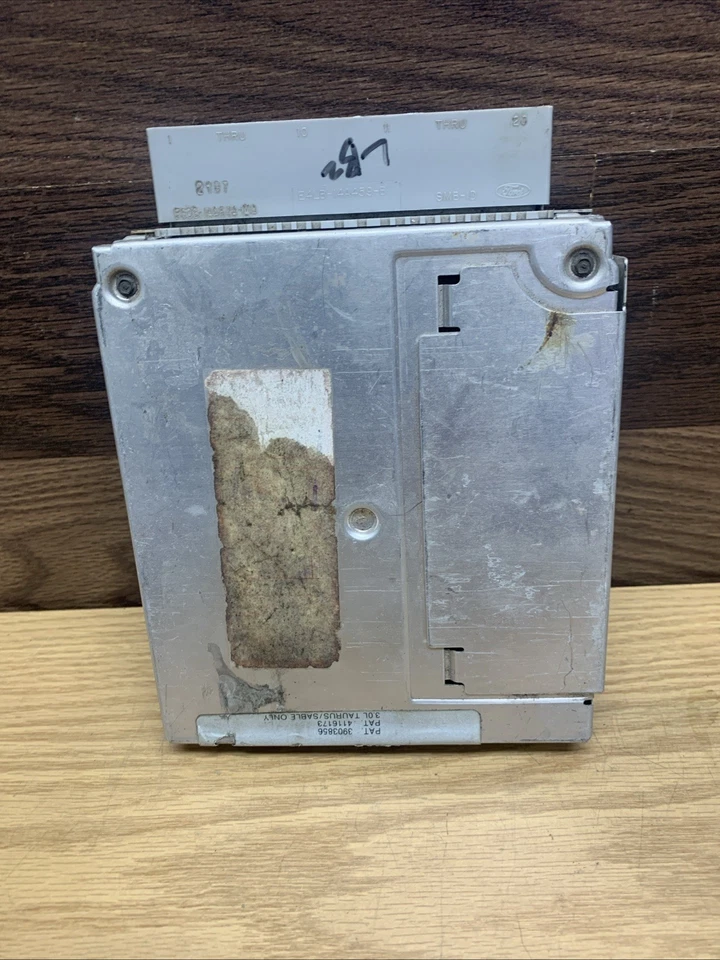 Computadora ecu ecm e7ZF-12A650-A1C Ford Thunderbird 1987-1988 Foto 3 de 3