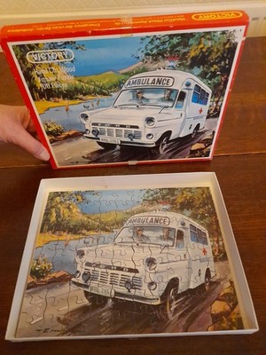 VINTAGE HOLZSTICHSÄGE VON VICTORY- KRANKENWAGEN IN DER NOTDIENST SERIE