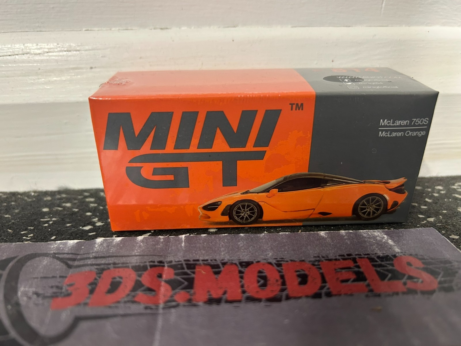 MINI GT McLAREN 750S ORANGE 1/64 *COMBINE POSTAGE*