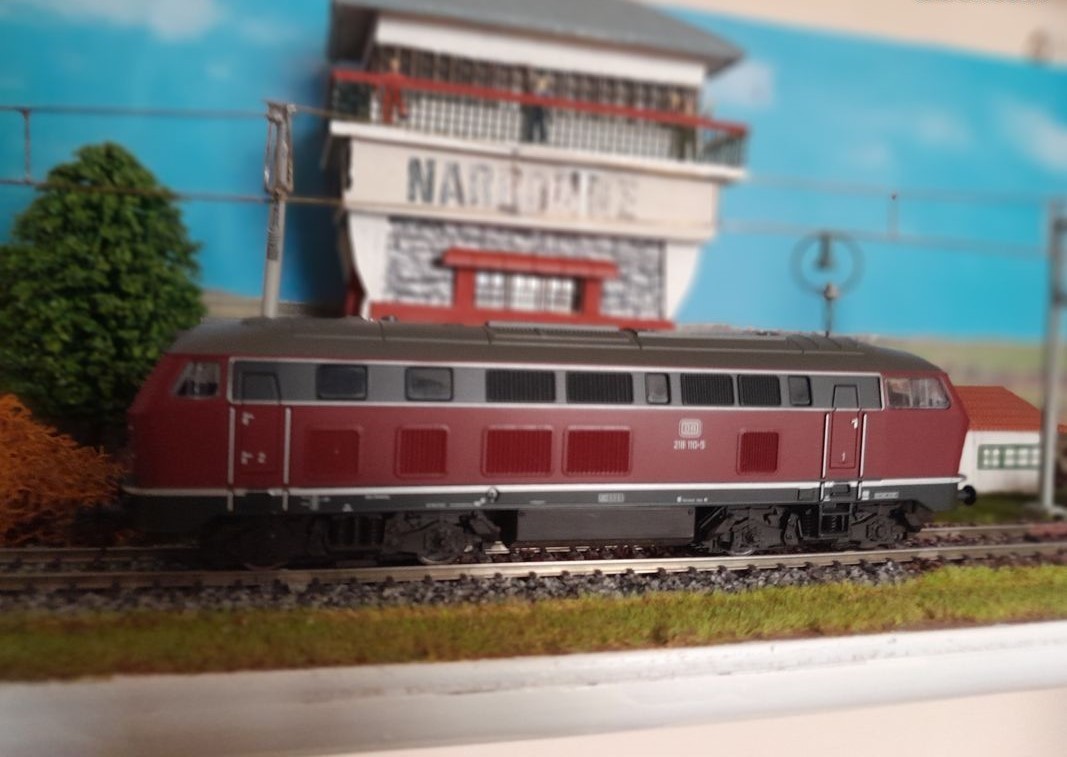 Locomotive diesel HO ROCO BR-218 pour revivre l'âge d'or du rail allemand