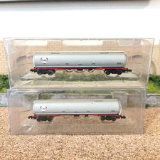GRAHAM FARISH N GAUGE ' FINA ' TANK WAGONS 504 & 505