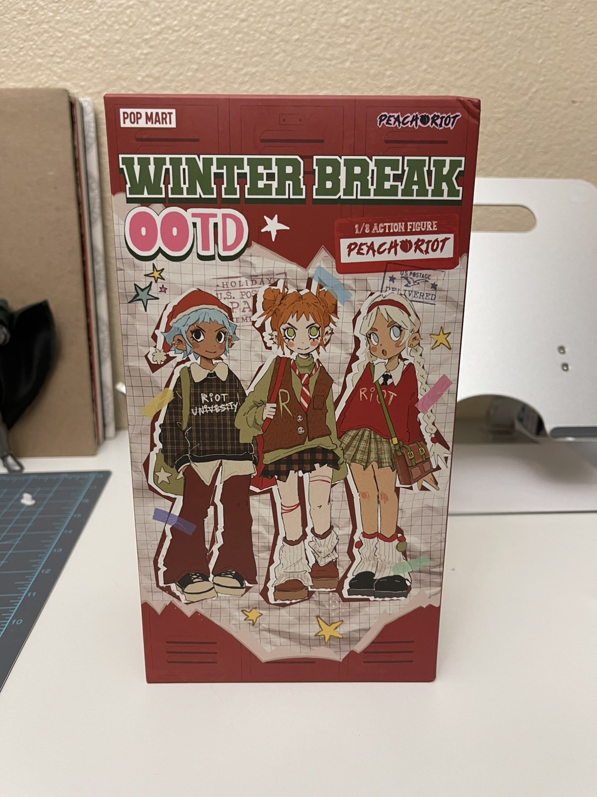 Pop Mart Peach Riot Winter Break OOTD Series Frankie 1/8 Action Figure
