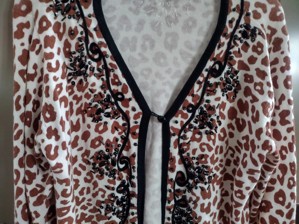 Cardigã feminino Design Options by Philip And Jane Gordon estampa animal tamanho pequeno - Imagem 3 de 4