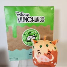 Disney Munchlings Festive Fare PUMBA Salted Pretzel Bun Holiday Plush Stuffed 4"