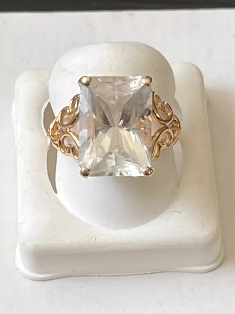 Beautiful 14K yellow Gold White Topaz Gemstone Cocktail Ring Size