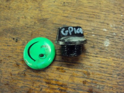 SUZUKI GP100 GP 100 78-93 MOTOR GETRIEBE GETRIEBE ÖLEINFÜLLSTOPFEN DECKEL