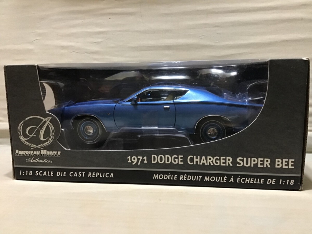 希少 1971 Dodge Super Bee ダッジ スーパービー 1/18 1971 Dodge Charger Superbee Bright Blue American Muscle 39466 1 18