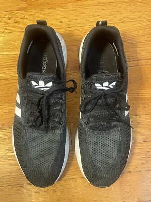 adidas Originals Men's Swift Run 22 Black White Athletic Running