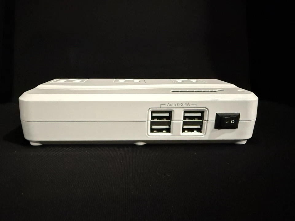 Bestek MRJ201GU 200W 4-Port USB Charging Universal  Adapter Voltage Converter - Image 3 of 4