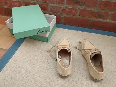 chaussures lacées cuir nubuck beige Clarks 39 High Waves semelle active air - Photo 1/4