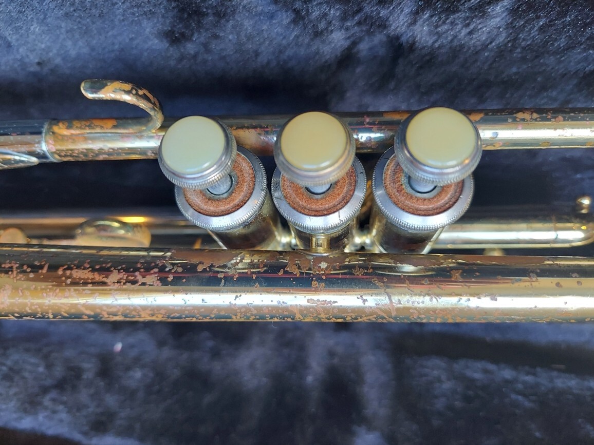 Yamaha YTR-232 Trumpet Brass with case & mouthpiece, Good Yamaha YTR-232 Trumpet Brass with case & mouthpiece, Good