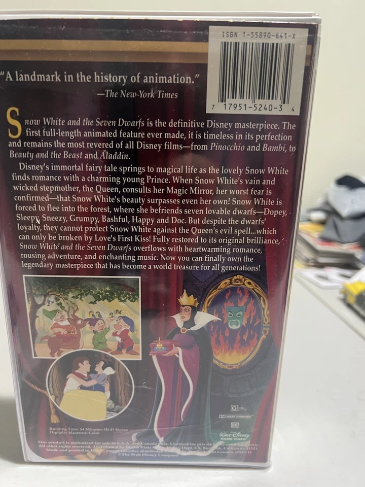 RARE Snow White and the Seven Dwarfs VHS Walt Disney Masterpiece collection - Image 2 of 4