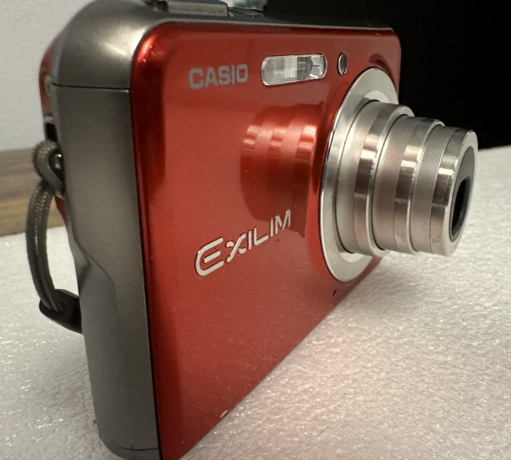 Casio EXILIM CARD EX-S770 7.2MP Digital Camera - Silver for sale