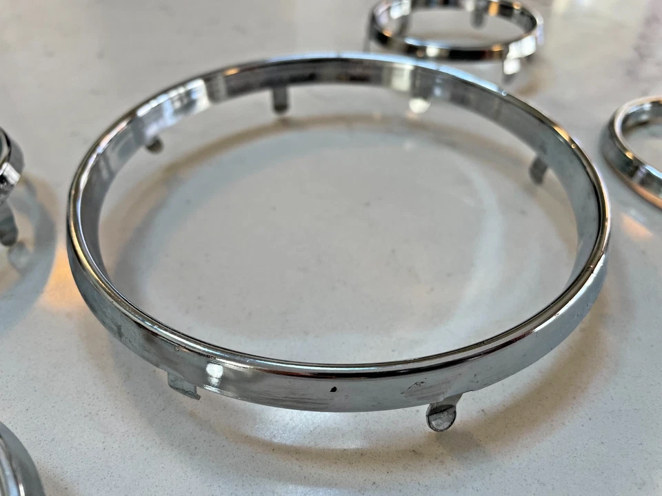 Juego de bisel de calibre Ford 1956 anillos de ajuste cromados Fairlane Customline B6A-17238-K 56 Foto 4 de 4