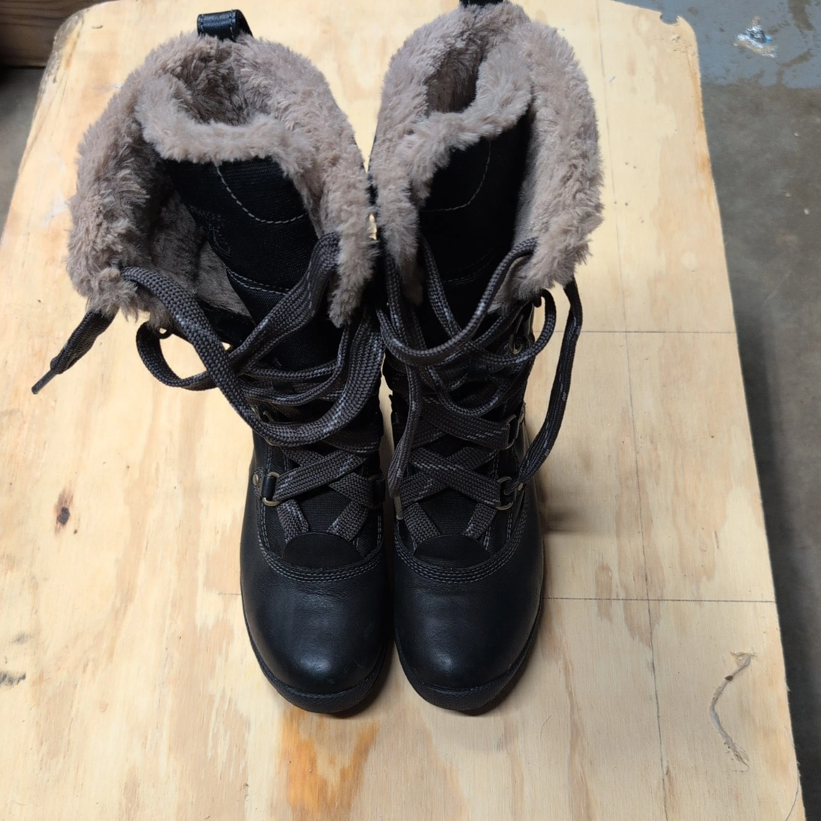 *Timberland Stivali da neve impermeabili da donna taglia 6 5 neri foderati in pelliccia Mount Hope