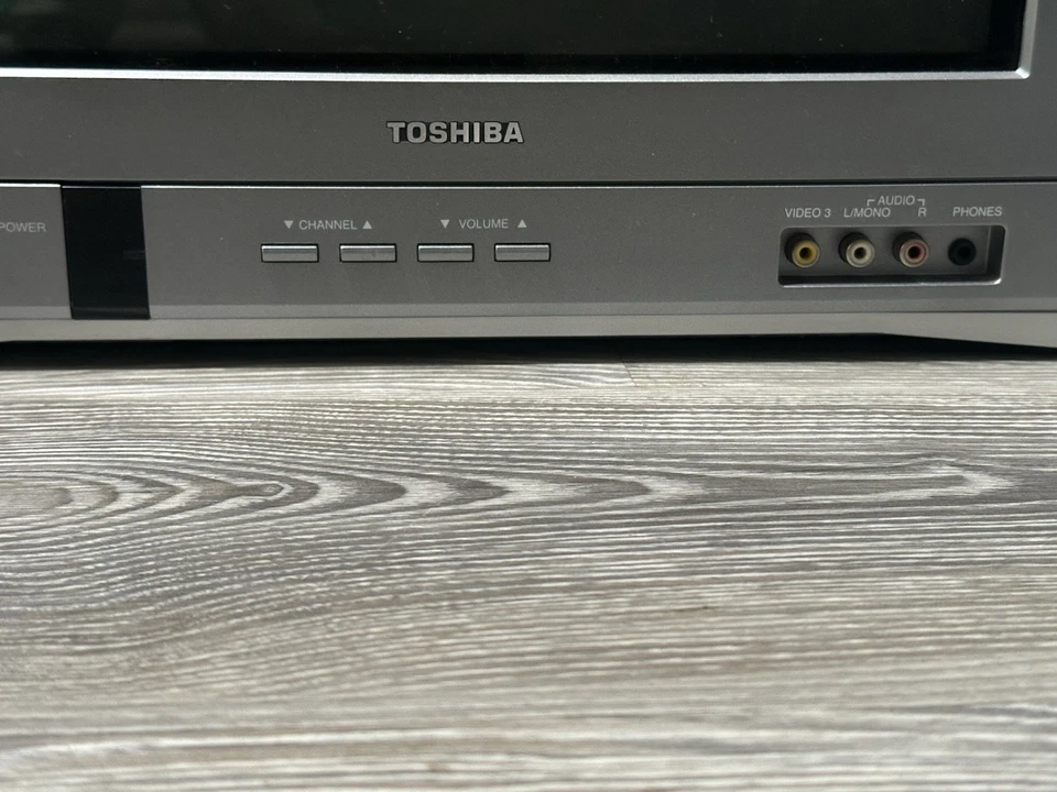 Toshiba 14AF44 14" Flat CRT TV  Retro Gaming S-Video Component , Original Remote - Image 4 of 4