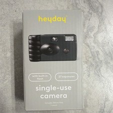 heyday Single-Use Camera Built-In Flash 35mm Film 27 Exposures Green 2025