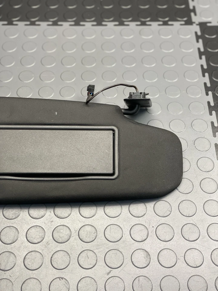 Parasol para pasajero derecho Volvo V60 2014-2018 tela negra OEM Foto 3 de 4