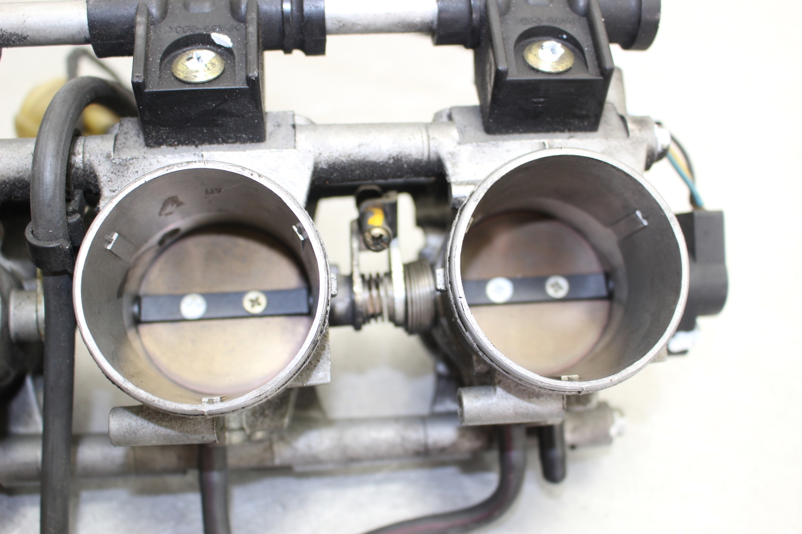 2005 Suzuki Hayabusa Busa Gsxr1300 Main Fuel Injectors Throttle Bodies Intake 05 eBay