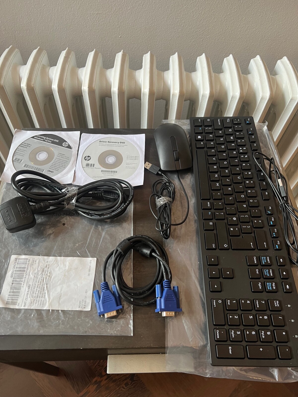 prebuilt pc, HP ProDesk 400 G3 SFF Business pc, black color, very good