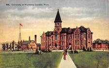 # M983     LARAMIE,  WY.     POSTCARD,  UNIVERSITY of   WYOMING