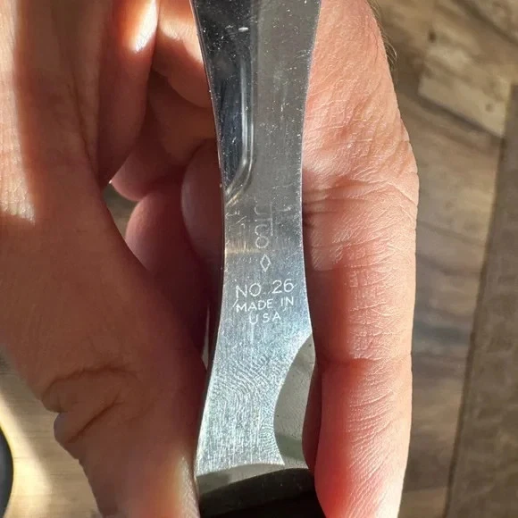 Vintage Cutco No. 26 garfos para servir escultura com cabo marrom feitos nos EUA - Imagem 4 de 4