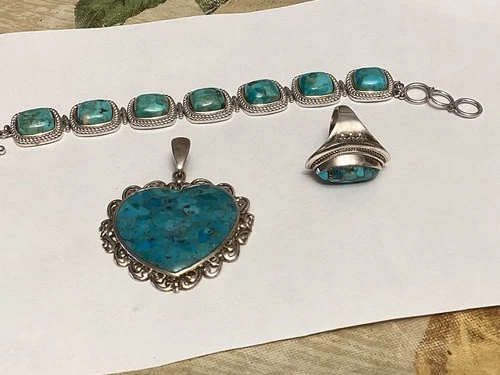 Sterling Silver jewelry Set Turquoise heart Pendant Matching Bracket And Ring .