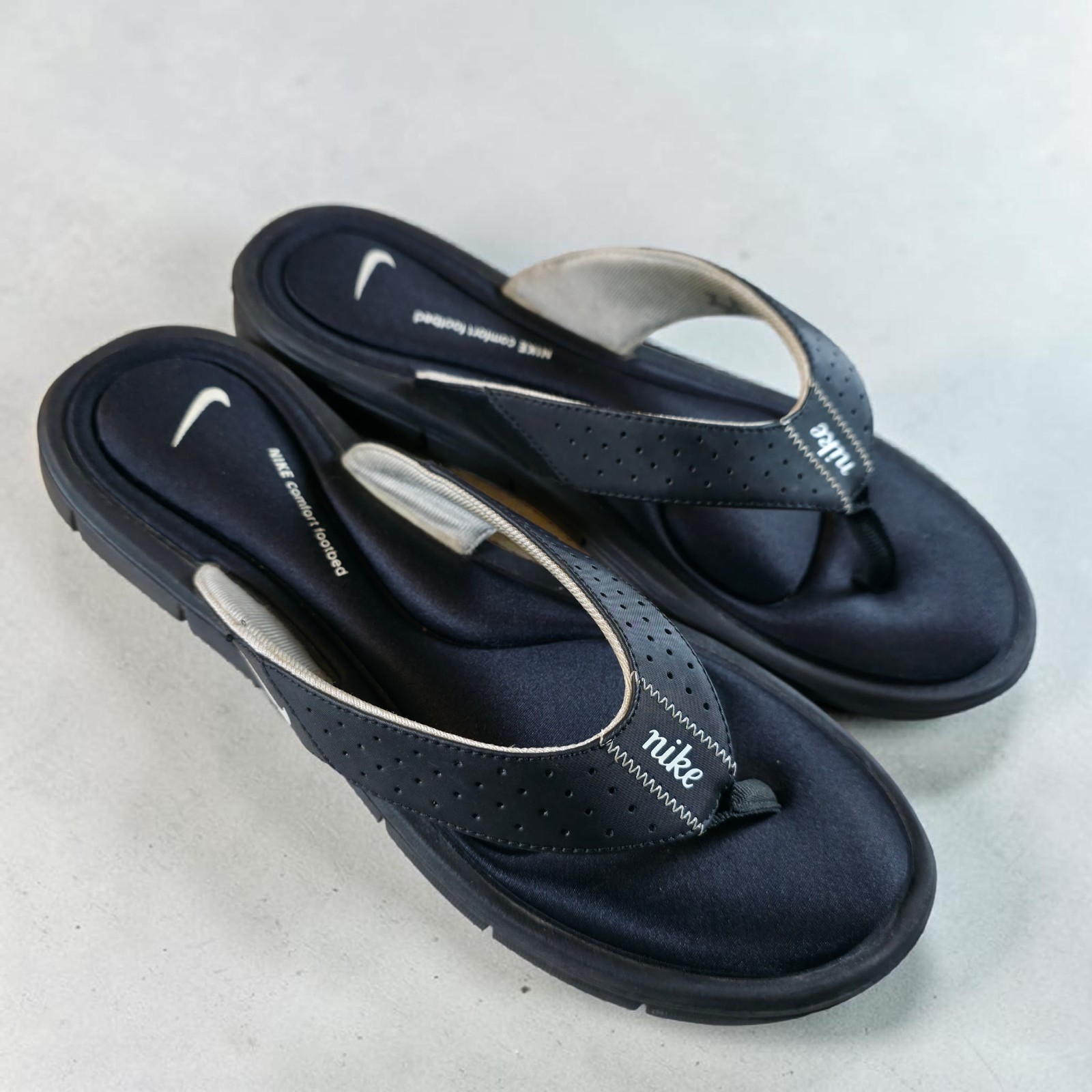 Nike Comfort Footbed Sandals Women's 11 Black Thong Flip Flop Beach Pool Boho