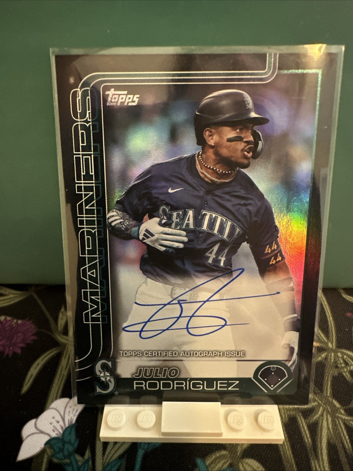 2025 Topps Series 1 #266 JULIO RODRIGUEZ Black Foil Real One Auto Mariners 10/10