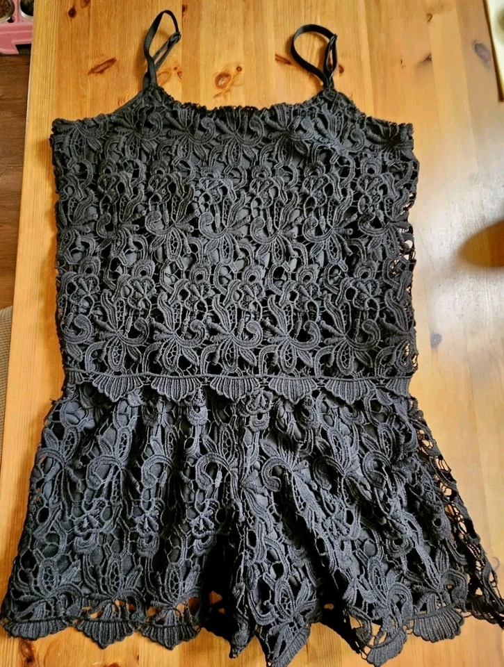 Romeo & Juliet Couture Womens Sleeveless Black Floral Lace Crochet Romper Size M - Image 2 of 4