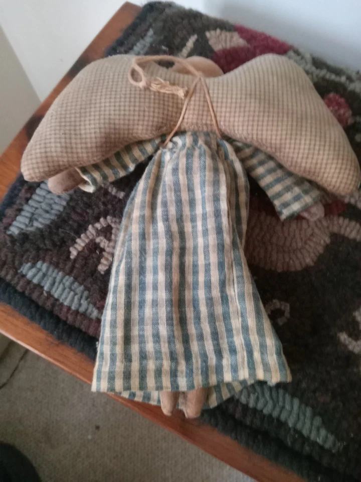 Primitive Jennifer Schneeman Doll Signed and Dated 2005 - Image 3 of 4