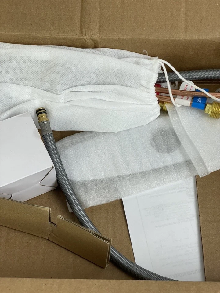 Grifo de cocina Windon Bay Chesapeake de níquel cepillado con palanca extraíble Foto 3 de 4