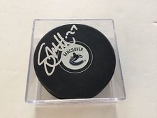Vancouver Canucks Shawn Matthias Signed Hockey Puck Autographed b
