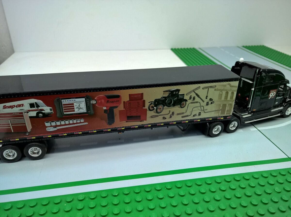 Snap-On 90 Years Freightliner Truck Semi Trailer 1:64 Crown Snap-On 90 Years Freightliner Truck Semi Trailer 1:64 Crown