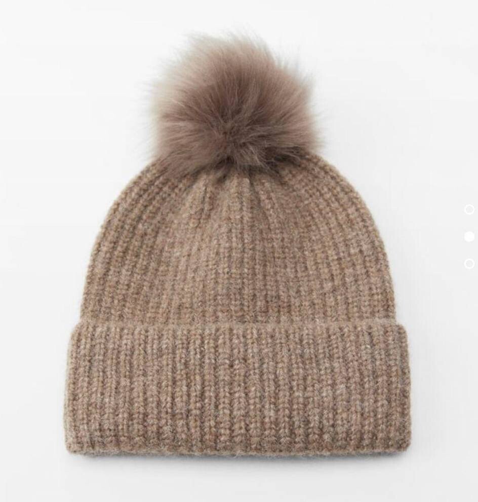 【ZARA】KNIT BEANIE WITH POMPOM Women's ZARA Knit Pompom Beanie Size M | eBay