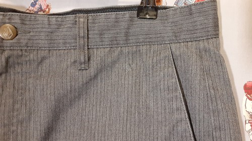 🛹 Volcom Mens Corpo Class Shorts Mens Size 34x9 Flat Front Gray Stripes - Picture 6 of 13