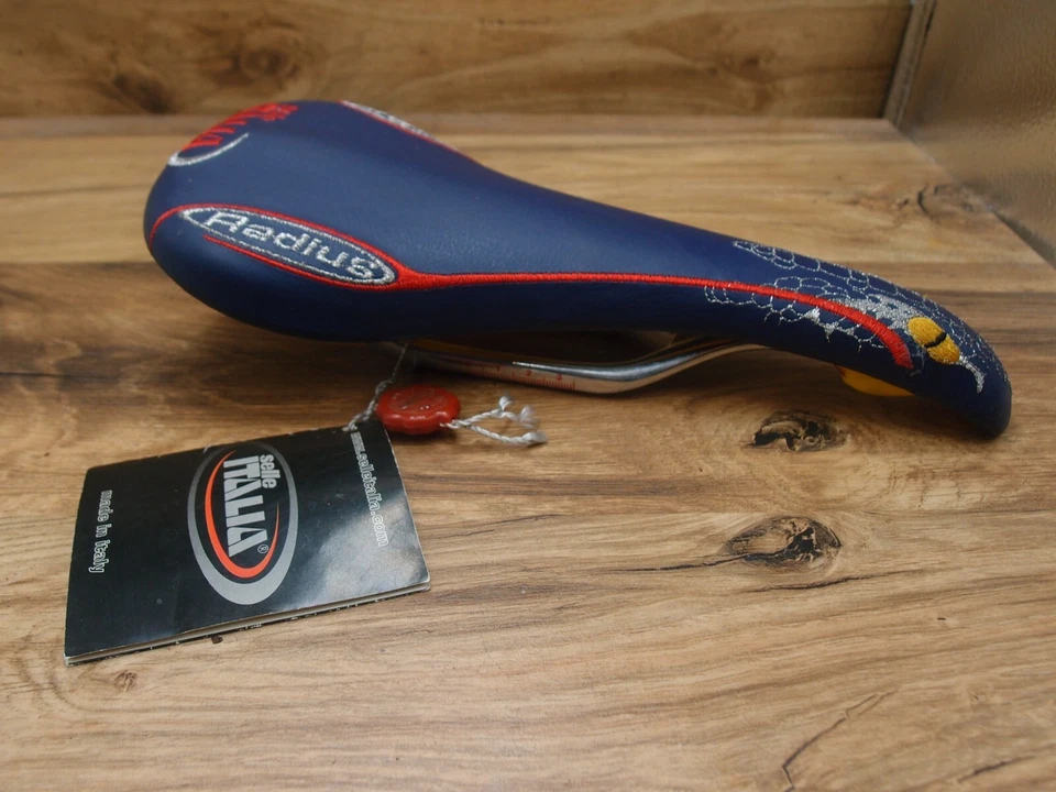Sillín Seat Selle Italia Radius hecho en Italia para bicicleta de carretera en muy buena condición Foto 2 de 4