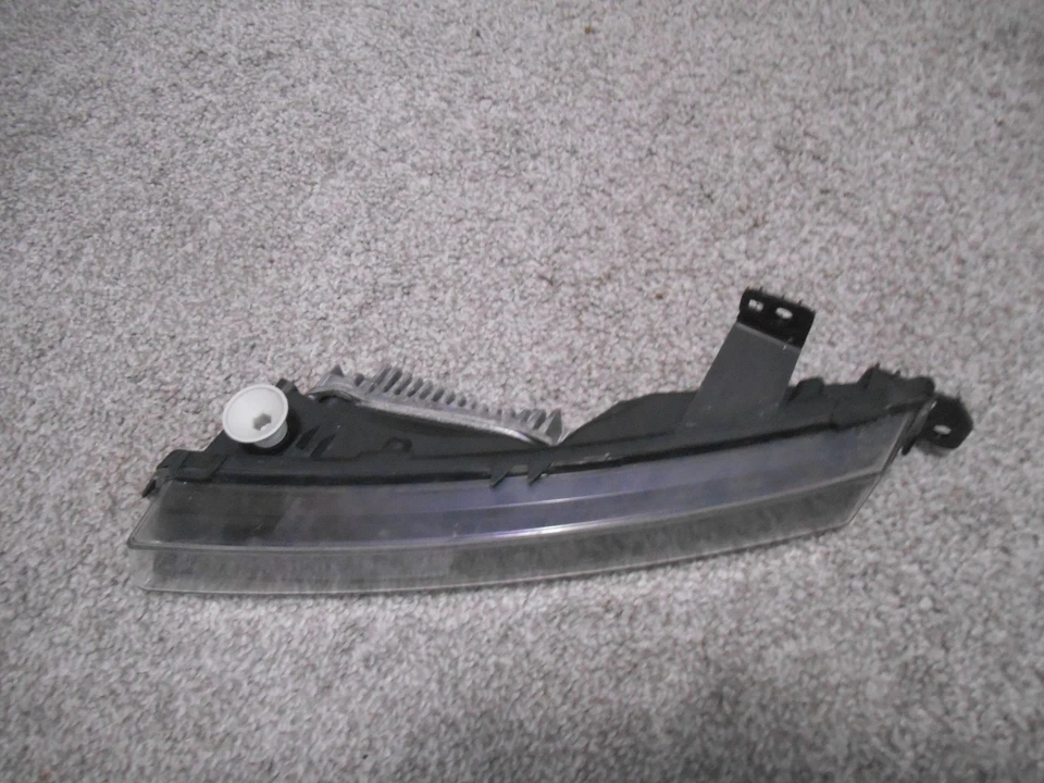 Luz antiniebla LED derecha Land Rover Range Rover Velar 2018-2019 OEM JPLA-15201 Foto 4 de 4