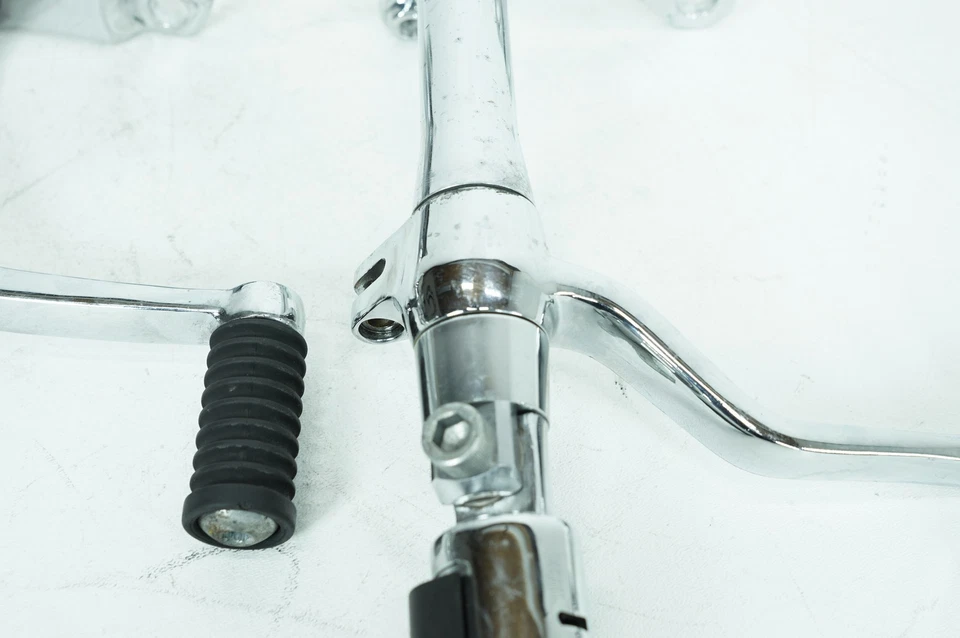 93 Harley Sportster XL1200 controles dianteiros esquerdo direito câmbio pinos pedal de freio - Imagem 3 de 4