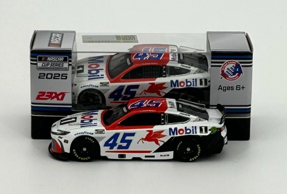 Tyler Reddick #45 Mobil 2025 1:64 en stock Foto 3 de 3