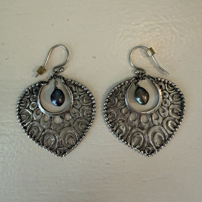 Silpada Retired Sterling Silver Filigree Heart Earrings #W1813