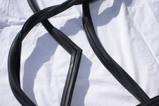 Maserati Ghibli Posteriore Principale Parabrezza Bicchiere Gomma Guarnizione