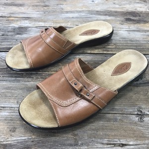 clarks non slip