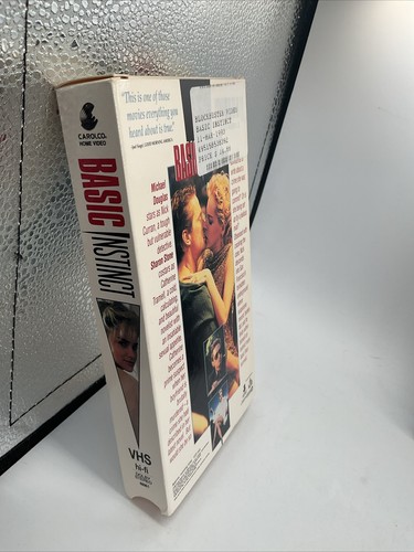 Basic Instinct - VHS 1992 - Sharon Stone Michael Douglas - R Rated - Picture 4 of 4